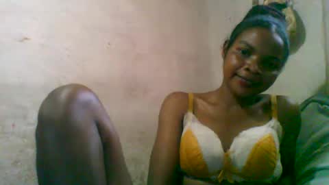 Snapshot of naylah313 chatting on February 23, 12:46 pm Nayla online show from February 23, 12:46 pm