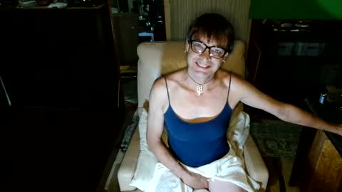 Hi Im CJ online show from February 8, 9:46 am