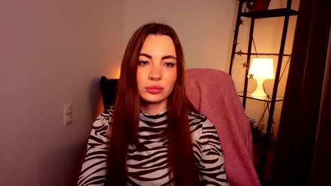 Mia online show from April 6, 5:19 am