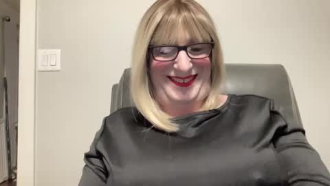 OralFemmeBoy online show from December 15, 12:07 am