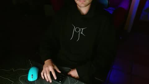 tootired online show from April 13, 6:08 am