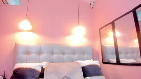 Snapshot of neferet_opal chatting on July 19, 1:31 am neferet_opal online show from July 19, 1:31 am