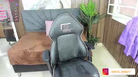 Snapshot of neftis_tay chatting on July 10, 7:05 pm NEFTIS online show from July 10, 7:05 pm