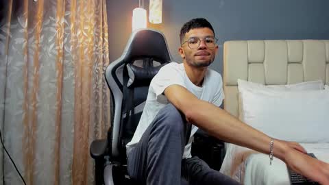 Snapshot of negreteth88 chatting on November 21, 7:45 pm Fernando Negreteth online show from November 21, 7:45 pm