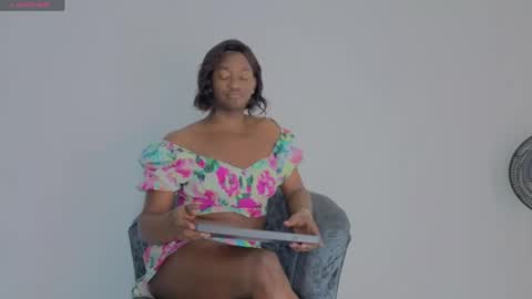 NeHandra Clarck online show from March 31, 3:41 am