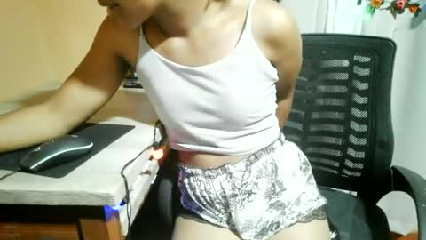 Snapshot of nelia_84 chatting on June 18, 3:16 pm nelia_84 online show from June 18, 3:16 pm