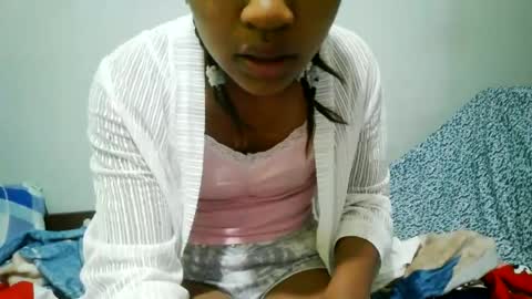 Snapshot of nelia_84 chatting on July 6, 3:47 am nelia_84 online show from July 6, 3:47 am