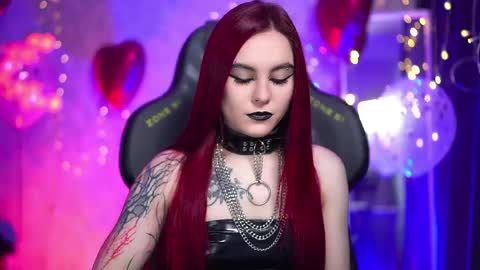 Snapshot of nelle_ chatting on May 18, 3:57 am online show from May 18, 3:57 am