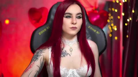 Snapshot of nelle_ chatting on June 2, 8:33 pm online show from June 2, 8:33 pm