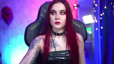 Snapshot of nelle_ chatting on June 10, 8:35 am online show from June 10, 8:35 am