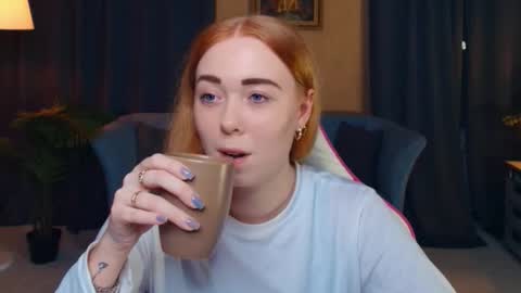 Snapshot of nelliemathers chatting on December 20, 11:45 pm Nelli online show from December 20, 11:45 pm