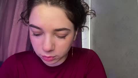 Angelihee online show from April 17, 1:36 pm