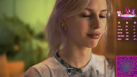 Snapshot of nelly_carroll chatting on September 17, 9:49 pm I am Nelly3 online show from September 17, 9:49 pm