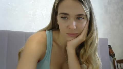 Snapshot of nelly_fortu chatting on September 26, 1:04 pm nelly_fortu online show from September 26, 1:04 pm