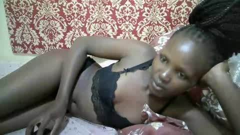 Snapshot of nelly_love001 chatting on May 6, 10:15 pm Nasty lover online show from May 6, 10:15 pm