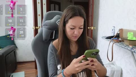 Snapshot of nellyfischer chatting on December 10, 6:01 am Nelly online show from December 10, 6:01 am