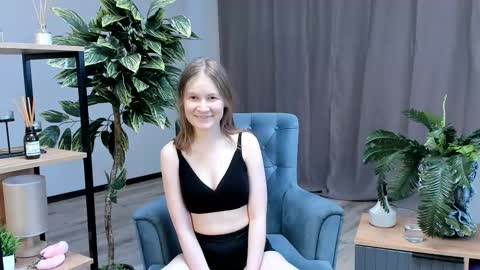 Snapshot of nenahalter chatting on February 26, 9:41 am Leone online show from February 26, 9:41 am