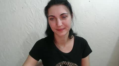 Snapshot of nensyfay_ chatting on December 7, 1:25 am Nensy online show from December 7, 1:25 am