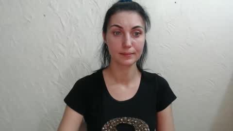 Snapshot of nensyfay_ chatting on December 13, 7:21 pm Nensy online show from December 13, 7:21 pm