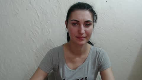 Snapshot of nensyfay_ chatting on December 18, 3:22 pm Nensy online show from December 18, 3:22 pm