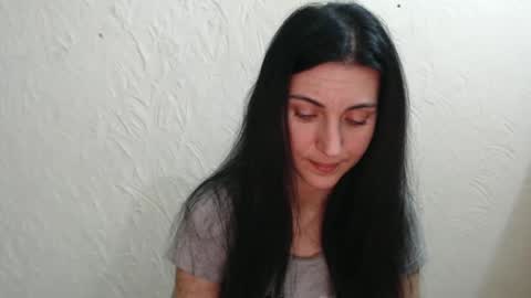 Snapshot of nensyfay_ chatting on December 20, 8:23 pm Nensy online show from December 20, 8:23 pm