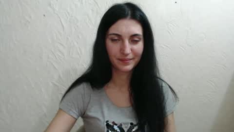 Snapshot of nensyfay_ chatting on December 21, 12:31 am Nensy online show from December 21, 12:31 am