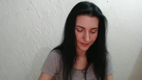 Snapshot of nensyfay_ chatting on January 18, 10:49 pm Nensy online show from January 18, 10:49 pm