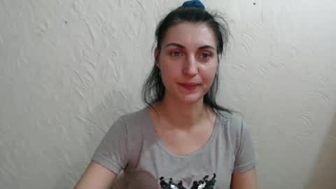 Snapshot of nensyfay_ chatting on February 21, 11:10 pm Nensy online show from February 21, 11:10 pm