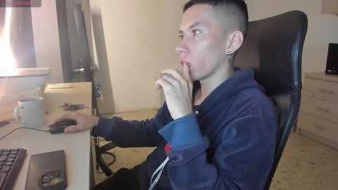 Snapshot of neo_and_jhin chatting on October 3, 2:36 pm Jhin online show from October 3, 2:36 pm