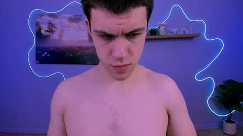 neo_raze_ online show from April 16, 9:39 pm