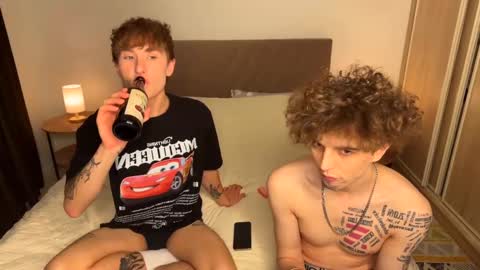 Snapshot of neocbb chatting on December 2, 4:24 pm LEO and STACY online show from December 2, 4:24 pm