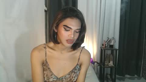 neomi online show from February 5, 6:12 pm