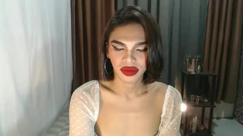 neomi online show from February 24, 6:06 pm