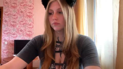 neomimaddern online show from April 10, 6:18 am