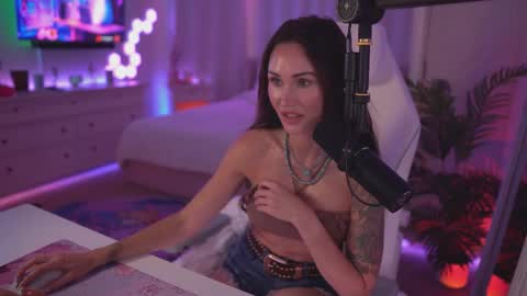 Sasha West online show from March 5, 7:10 pm