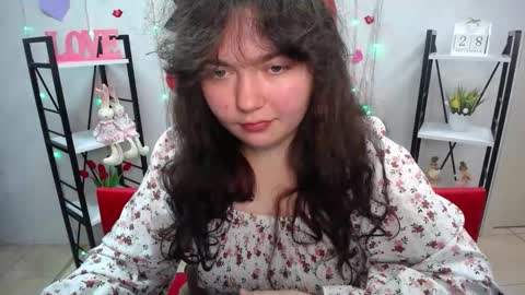 Snapshot of neonilalisova chatting on September 29, 11:15 am NeonilaLisova online show from September 29, 11:15 am