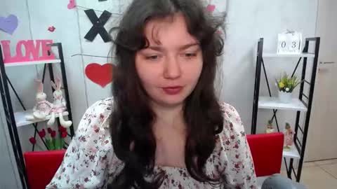 Snapshot of neonilalisova chatting on October 4, 5:38 am NeonilaLisova online show from October 4, 5:38 am