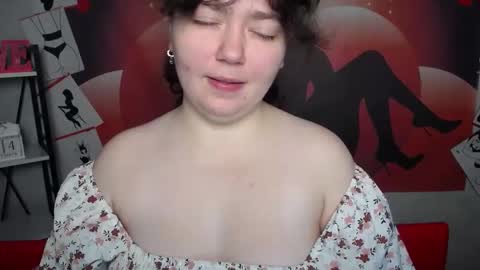 Snapshot of neonilalisova chatting on November 15, 6:22 am NeonilaLisova online show from November 15, 6:22 am