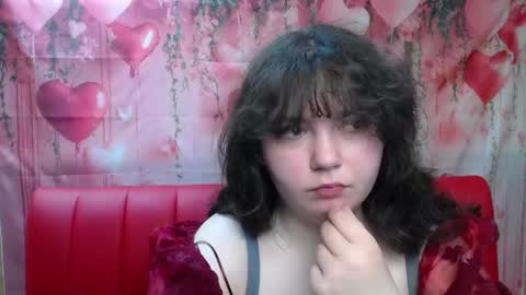 Snapshot of neonilalisova chatting on April 22, 11:56 am NeonilaLisova online show from April 22, 11:56 am