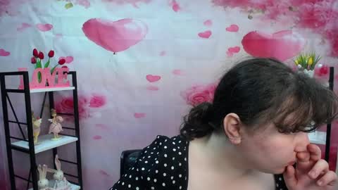 Snapshot of neonilalisova chatting on April 26, 5:16 am NeonilaLisova online show from April 26, 5:16 am