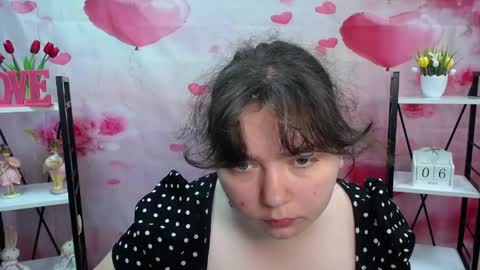 Snapshot of neonilalisova chatting on May 8, 5:46 am NeonilaLisova online show from May 8, 5:46 am