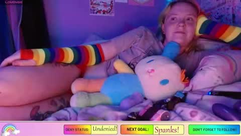 Snapshot of nerdgibbler chatting on July 5, 4:19 am NerdGibbler online show from July 5, 4:19 am