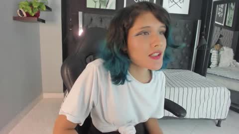 nerida_ online show from October 24, 9:11 pm