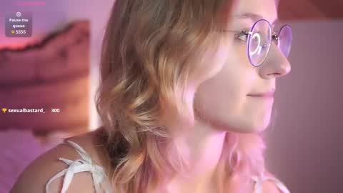 Snapshot of nerissa_xo chatting on October 16, 9:49 pm Nerissa online show from October 16, 9:49 pm