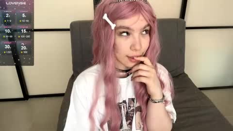 Lori online show from April 1, 8:15 am