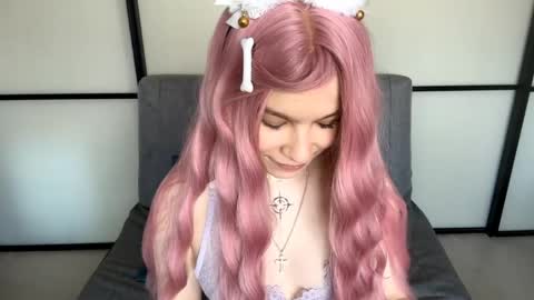 Lori online show from April 12, 1:27 pm