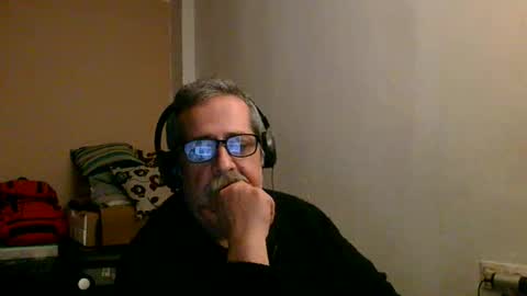 Snapshot of neron401 chatting on December 14, 3:01 am neron401 online show from December 14, 3:01 am