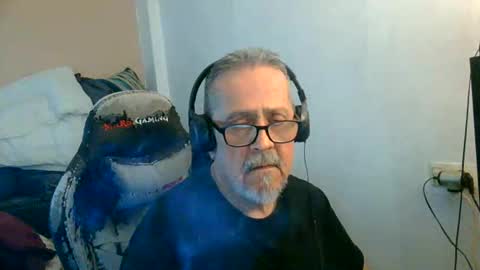 Snapshot of neron401 chatting on April 19, 3:11 pm neron401 online show from April 19, 3:11 pm