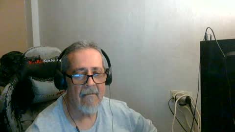 Snapshot of neron401 chatting on May 5, 1:13 am neron401 online show from May 5, 1:13 am