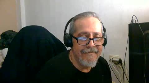 Snapshot of neron401 chatting on May 14, 3:02 am neron401 online show from May 14, 3:02 am